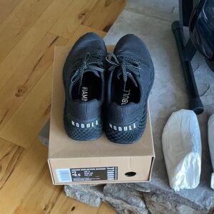 NOBULL Reflective Runners size 8.5 like new in box